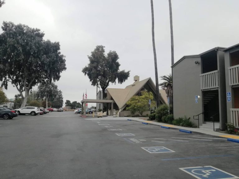 Good Nite Inn - Redwood City - parcheggio