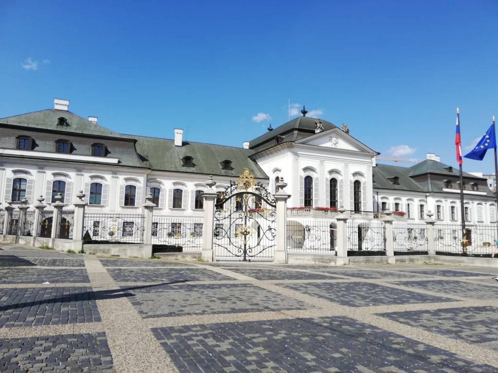Palazzo Grassalkovichov - Cosa vedere a Bratislava in un giorno