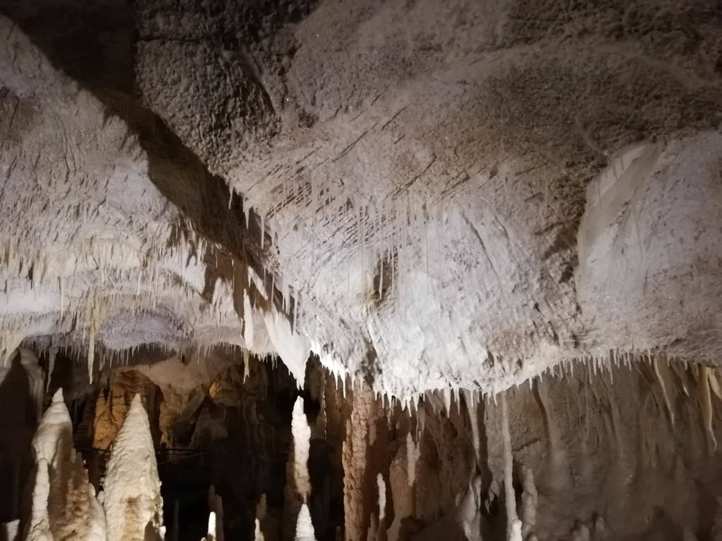 "Capellini d'Angelo" all'interno delle grotte di Frasassi - Curiosità sulle Grotte di Frasassi