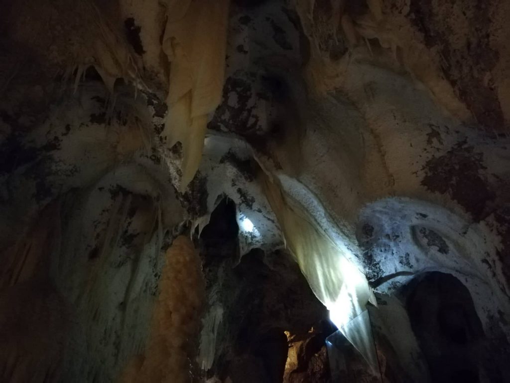 Grotte di Frasassi Ancona fetta di lardo