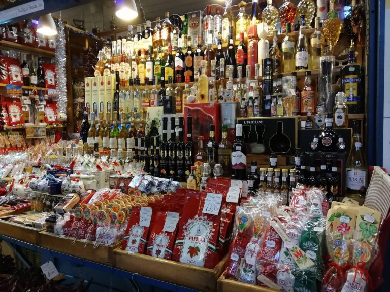 mercato-centrale-Budapest-prodotti-tipici-paprika