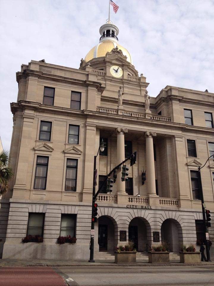  Savannah City Hall e la sua cupola dorata
