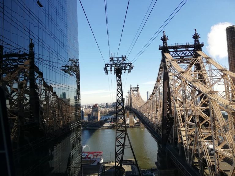 Funivia di Roosevelt island - Riflessi sui palazzi