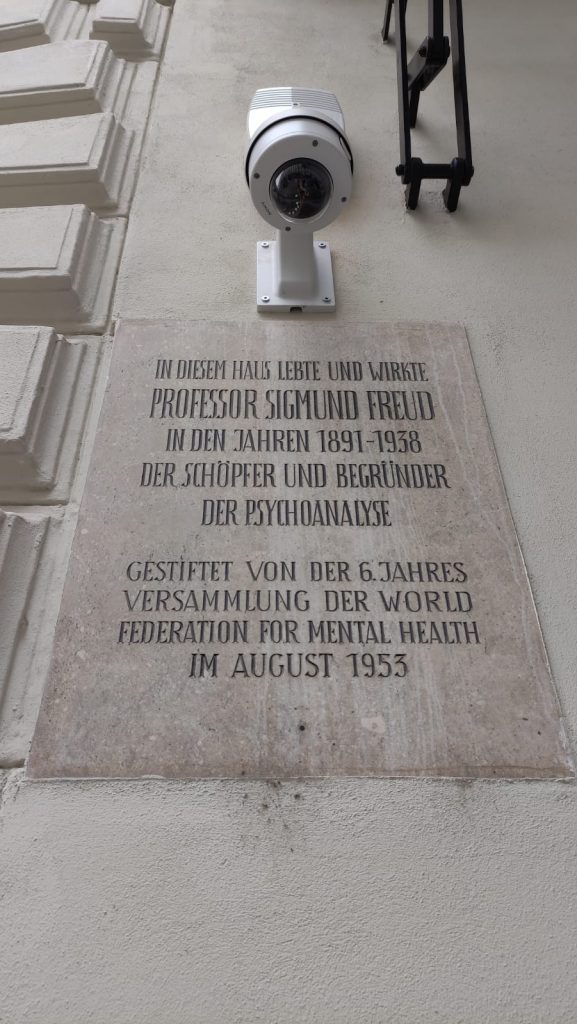 Targa in memoria di Sigmund Freud al museo di Vienna