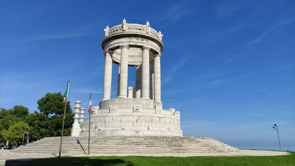 Il Monumento ai Caduti - Passetto - Ancona