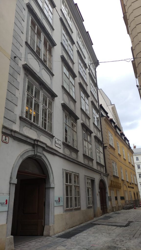case dei musicisti a Vienna ingresso della Mozarthaus