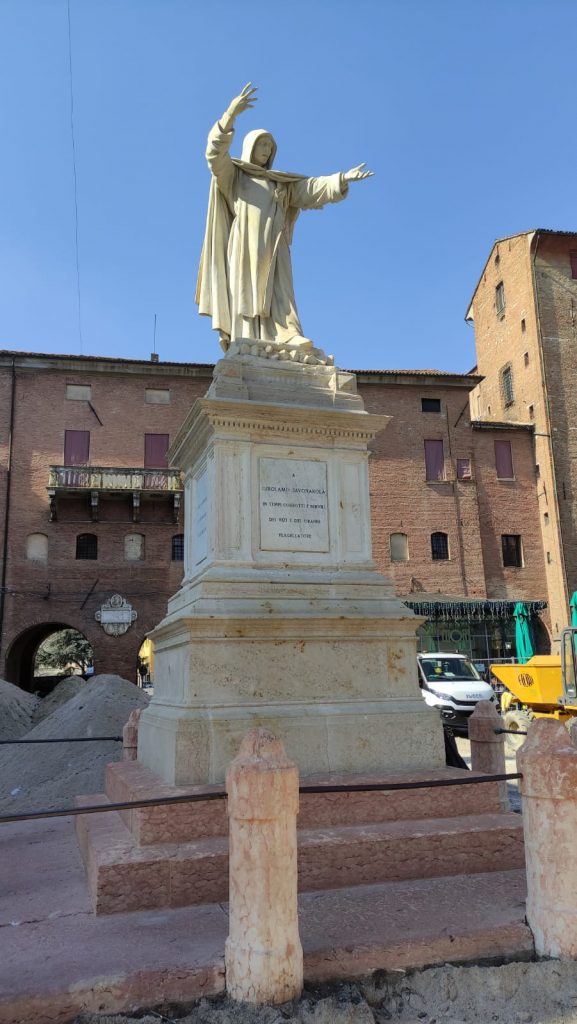 Statua Savonarola - Ferrara