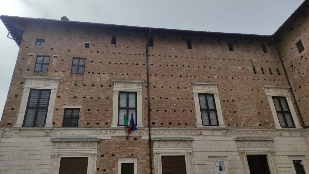 Urbino cosa vedere: Palazzo Ducale facciata ad ali