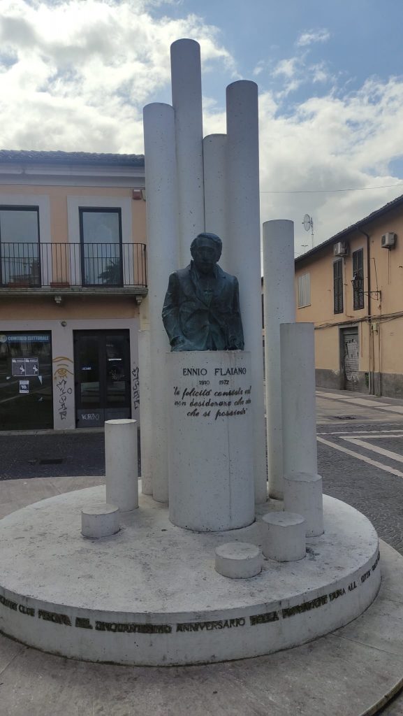 Busto di Ennio Flaiano Pescara Vecchia