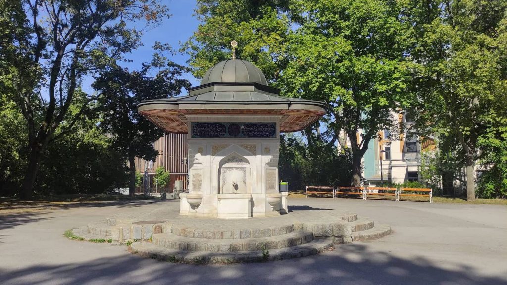 Yunus Emre Fountain - Türkenschanzpark Vienna
