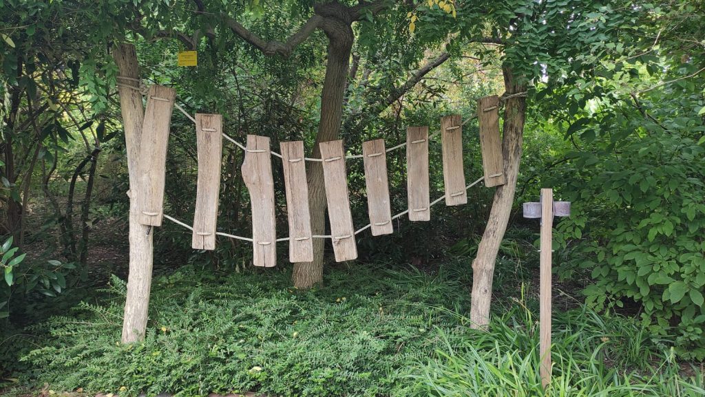 Xilofono in legno nel giardino didattico di Kagran  