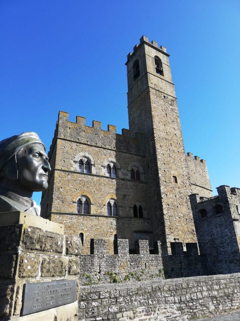 Dante Alighieri a Poppi Casentino Castello dei Conti Guidi