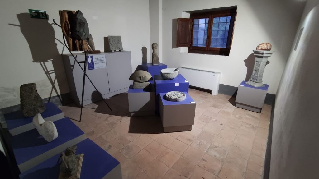 Museo della pietra lavorata opere di scalpellini locali Strada in Casentino
