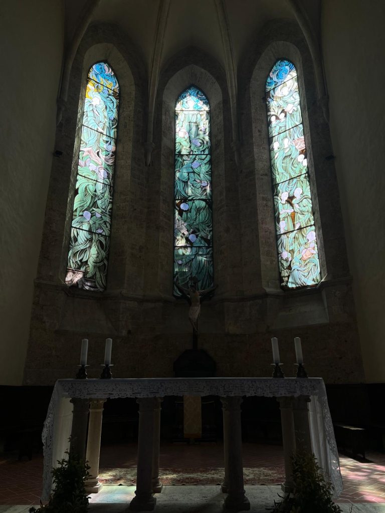 Chiesa San Francesco Massa Marittima vetrate di Alberto Ceppi