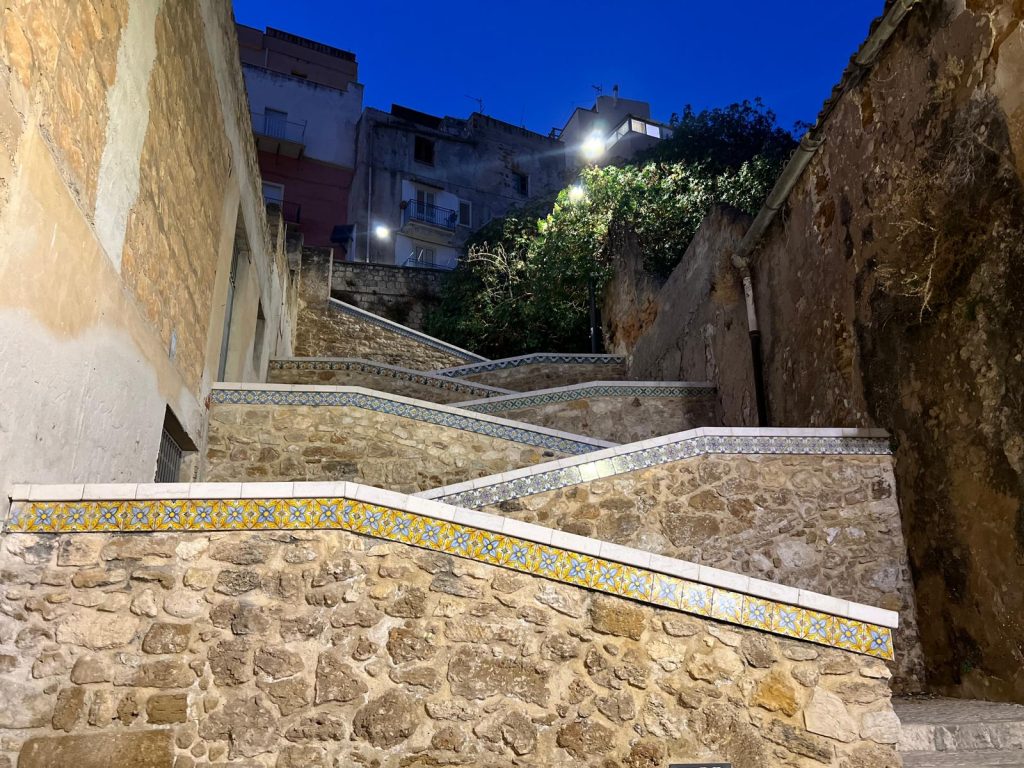 Scalinata a zig zag Sciacca