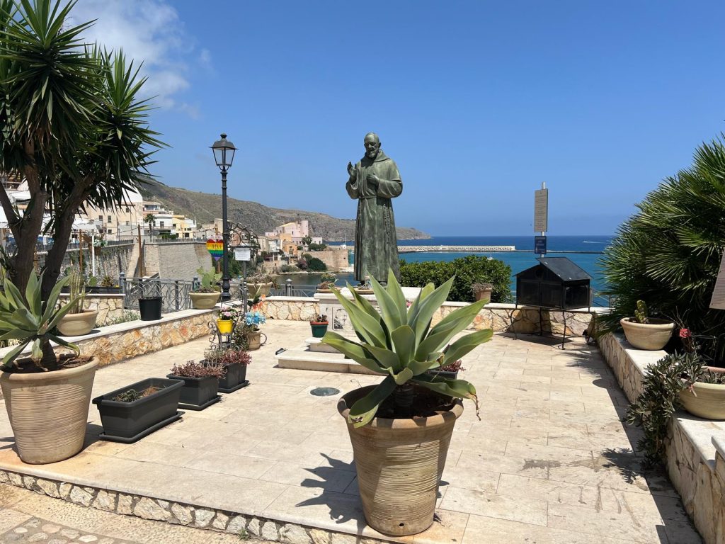 Monumento a Padre Pio Castellammare del Golfo