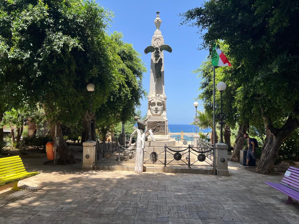 Monumento ai Caduti Villa Regina Margherita