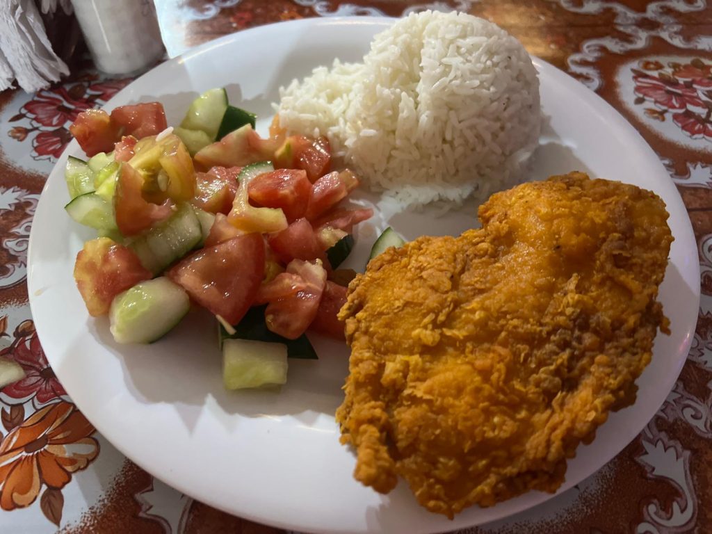 Piatto di pollo fritto San Blas