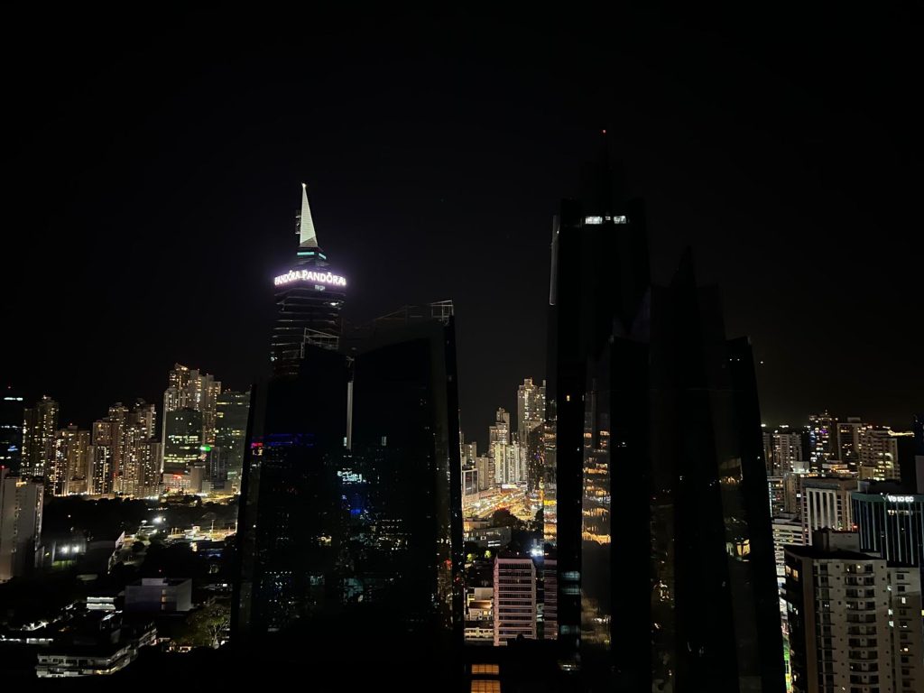 Luna Rooftop - Panama City