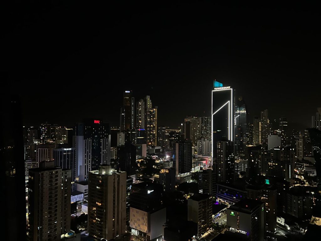 Luna Rooftop - Panama City