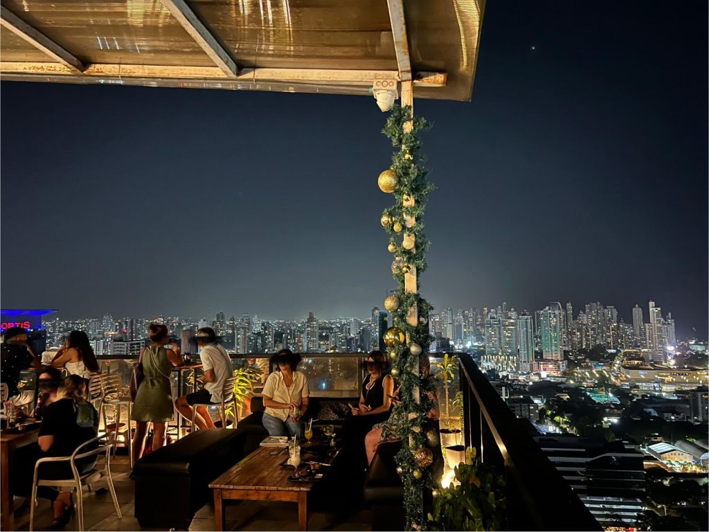 Luna Rooftop - Panama City