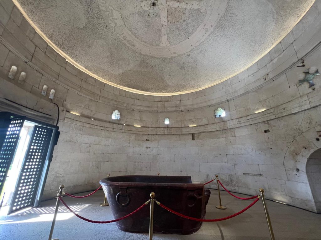 Mausoleo di Teodorico Ravenna tomba