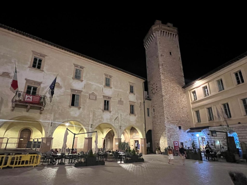 Torre civica e Palazzo Comunale Piazza Mazzini Trevi